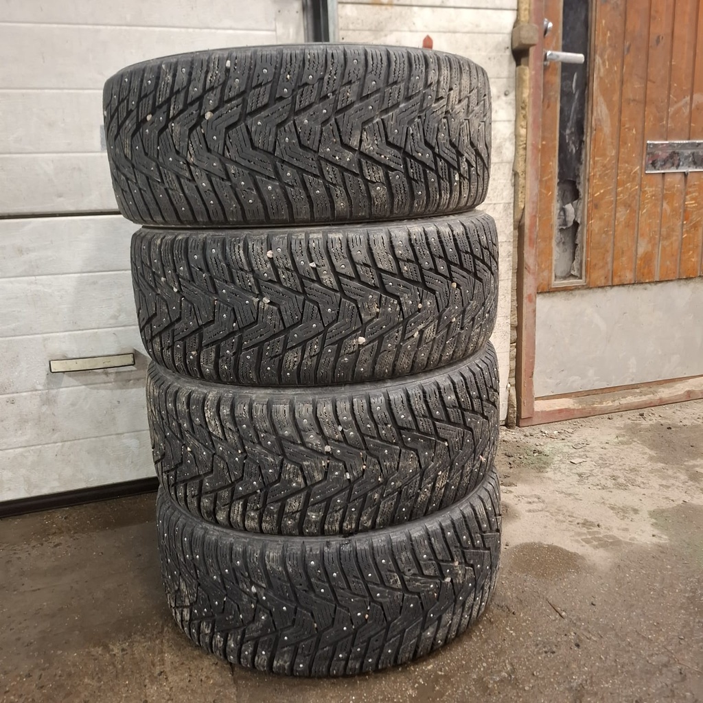 225/45R17 94T Hankook Winter I*Pike RS2 Käytetty nastarengas 6-7mm DOT-20
