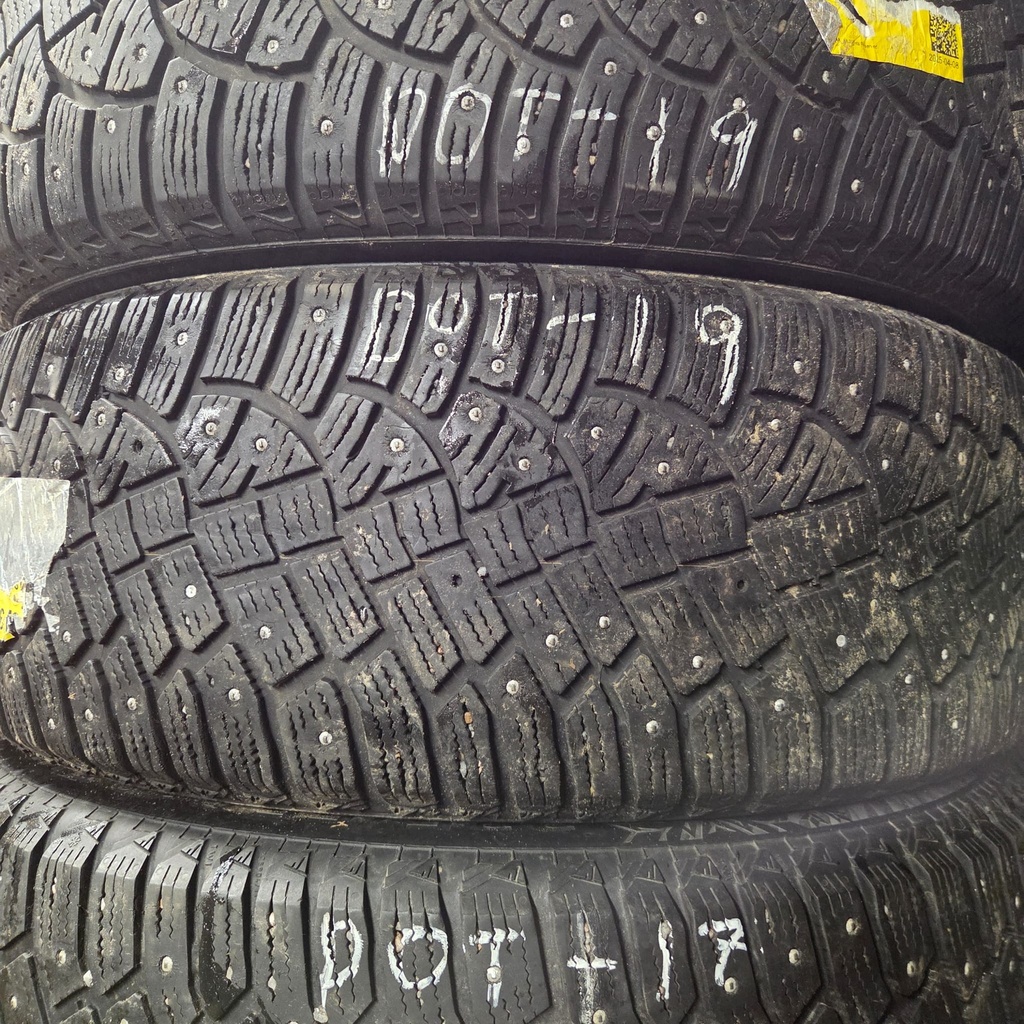 235/55R18 104T XL Continental IceContact 2 Käytetty nastarengas 4mm DOT-19 (renkaasta nastoja poikki)