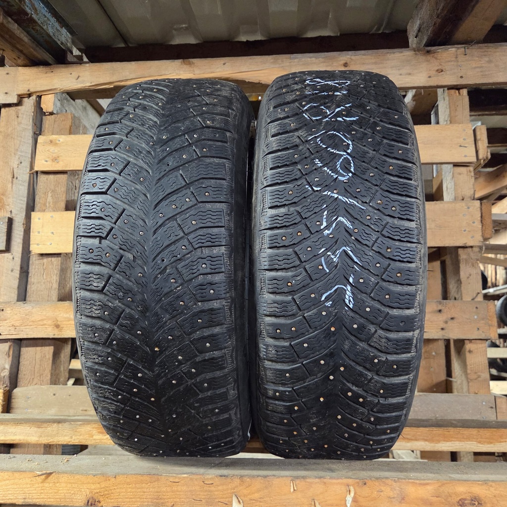 235/60R18 107T Michelin X-ICE North 4 SUV Käytetty nastarengas 4,5mm DOT-21