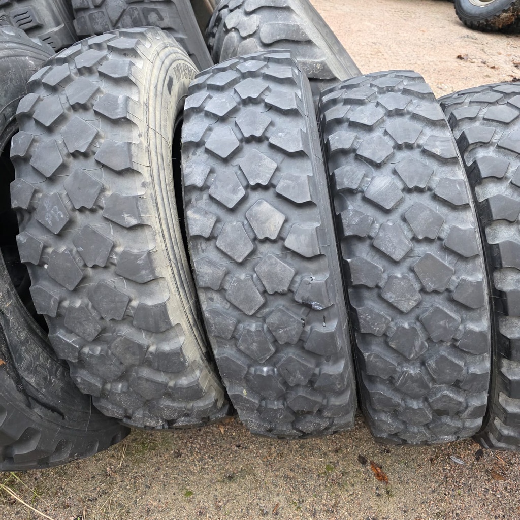 275/80R20 128K 8PR (10.5R20) MICHELIN XZL käytetty rengas 16mm