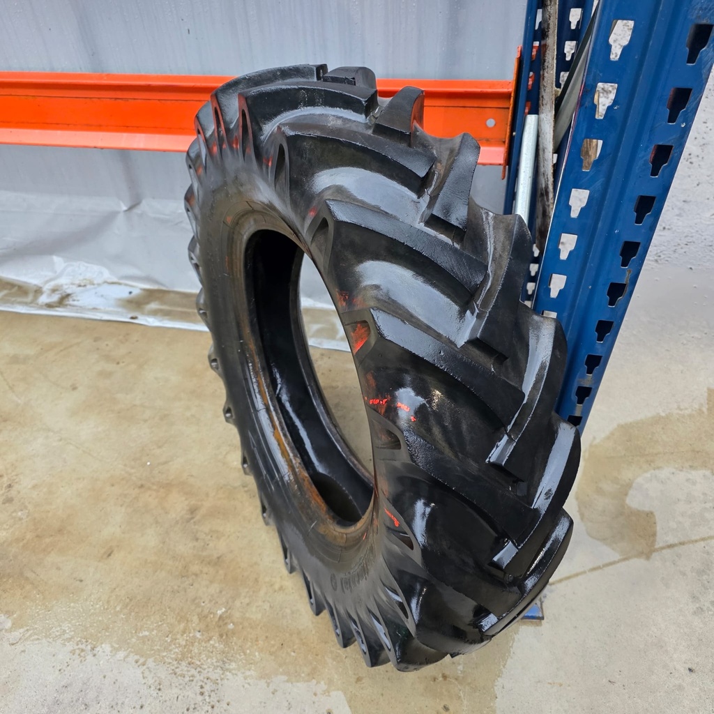 8.00-20 4pr Continental AS Farmer Käytetty rengas 17mm (vanha) (Pientä kuivumaa)