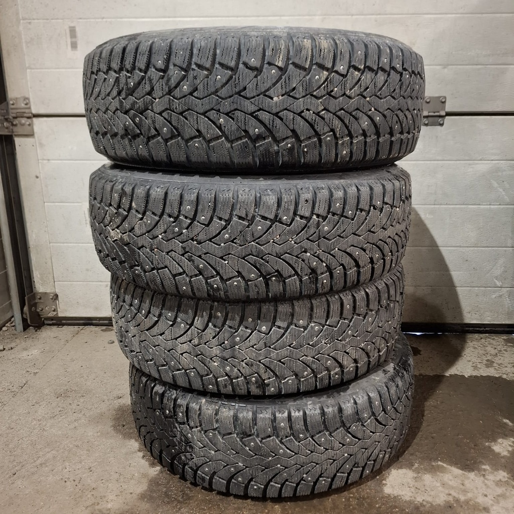 195/65R15 91T Formula Ice (Pirelli) Käytetty nastarengas 7mm DOT-14