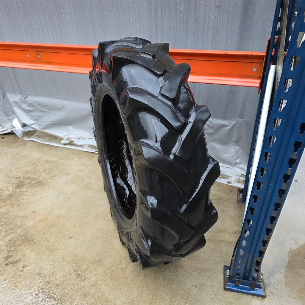 9.5-20 6pr BKT TR-135 Käytetty rengas 10mm