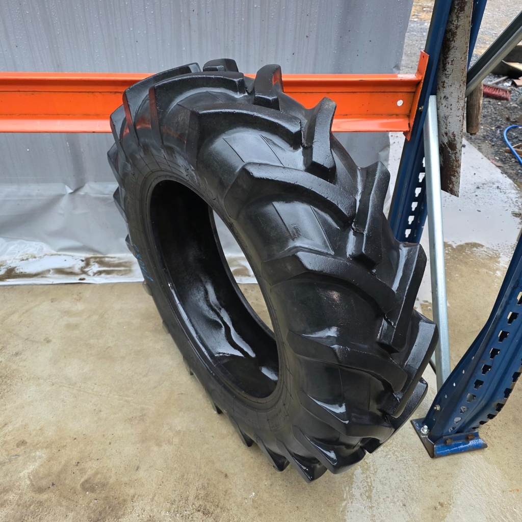 9.5-20 8pr Pirelli Cinturato Käytetty rengas 20mm (Vanha) (OK runko)