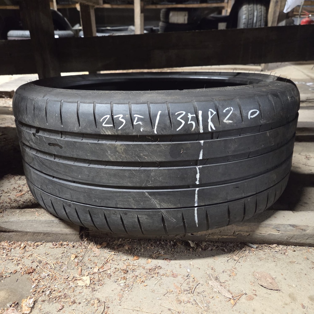 235/35ZR20 92Y Michelin Pilot Sport 4 Käytetty kesärengas 4,5mm DOT-19