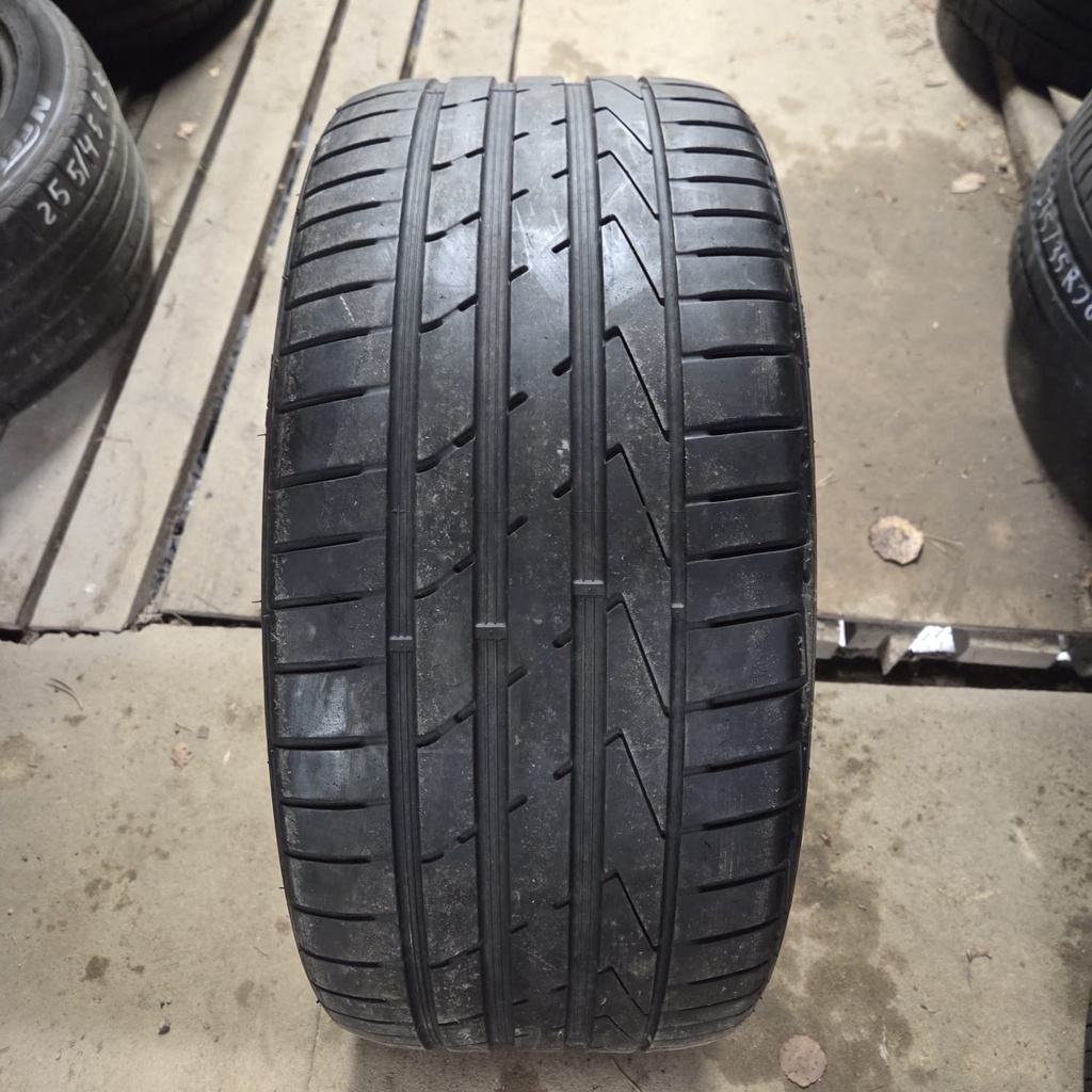 255/35ZR20 97Y Hankook Ventus S1 Evo2  Käytetty kesärengas 4,5mm DOT-15