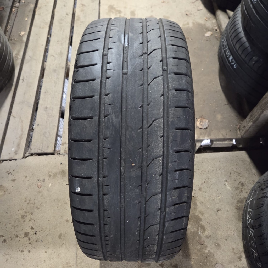 255/45ZR20 105W Kumho Crugen HP91 Käytetty kesärengas 4mm DOT-19