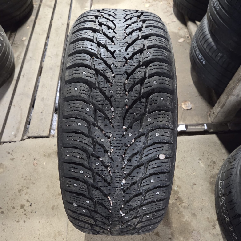 255/50R20 109T Nokian Hakkapeliitta 9 SUV Käytetty nastarengas 8,5mm DOT-17(nastoja puuttuu)