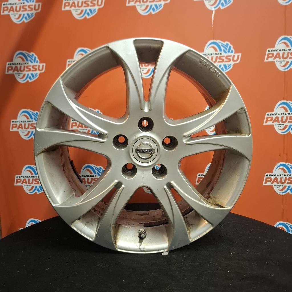 Käytetty NISSAN vannesarja 5x114,3 ET 40 KR 66,1 7x17"