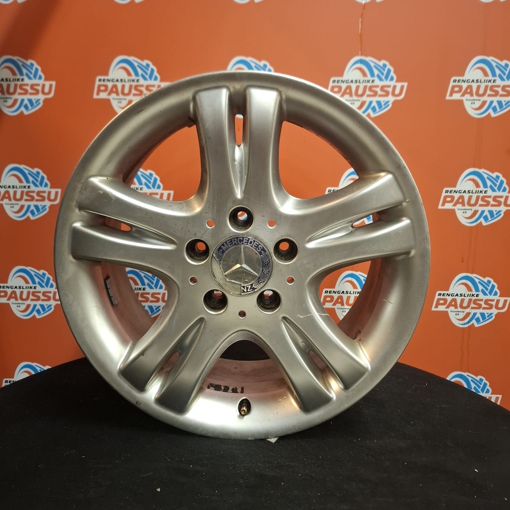 Käytetty MERCEDES vannesarja 5x112 ET 37 KR 66,6 7x16"