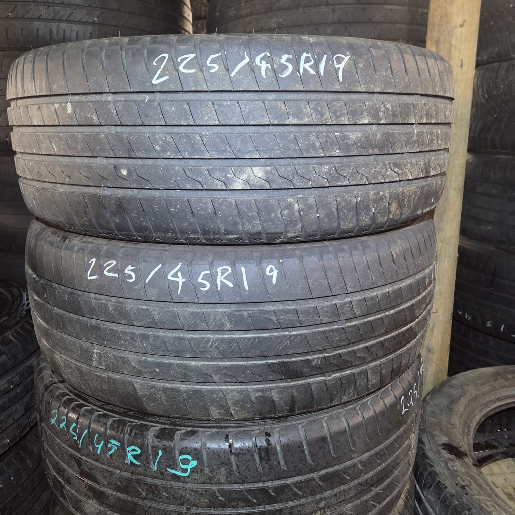 225/45R19 96Y Firestone Roadhawk Käytetty kesärengas 4-4,5mm DOT-22