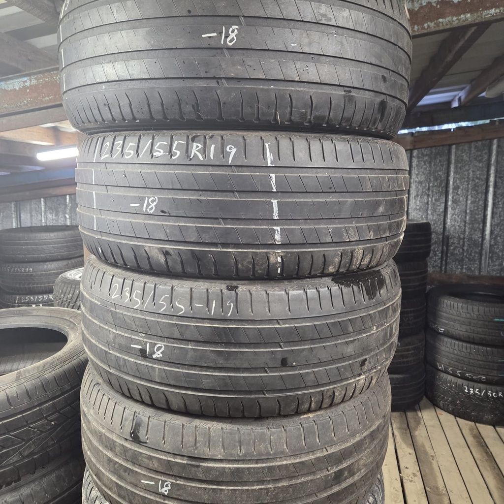 235/55R19 105V Michelin Latitude Sport 3 Käytetty kesärengas 3-4mm DOT-18