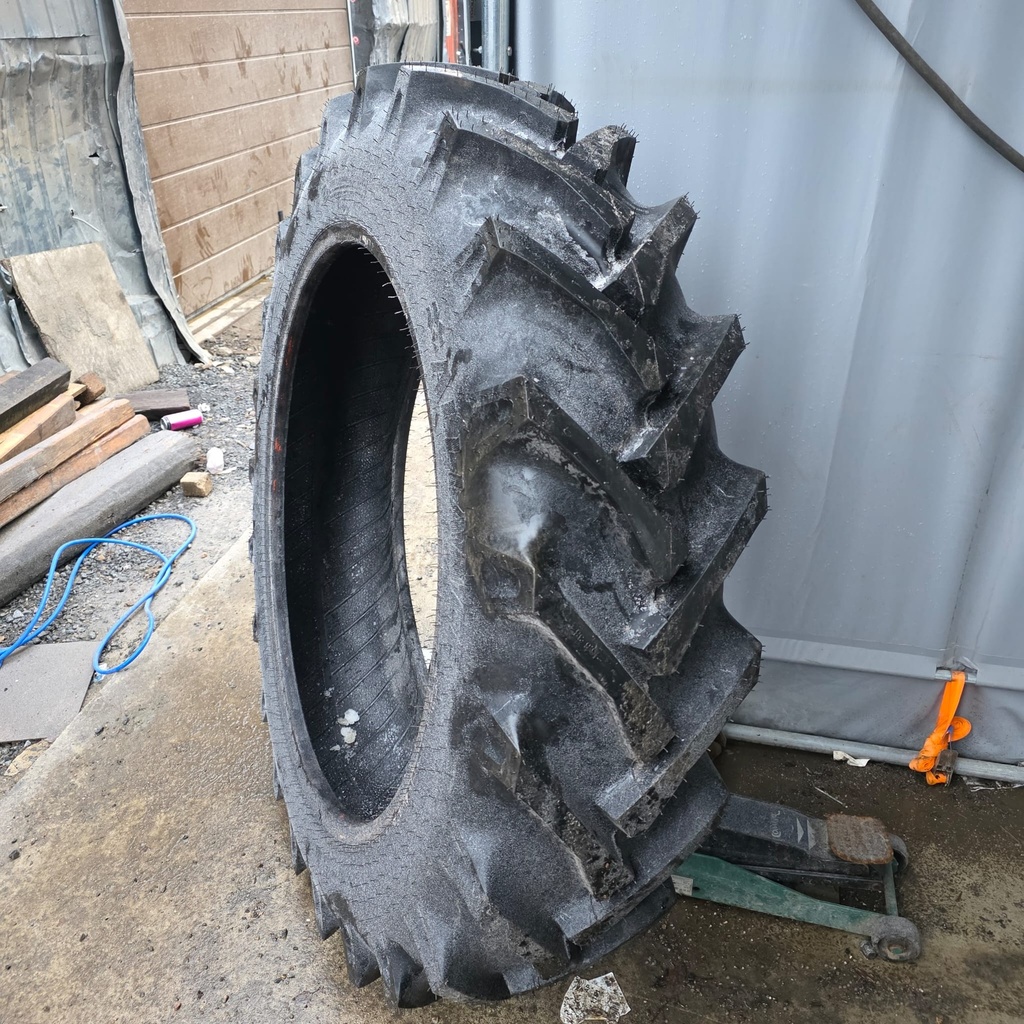 13.6-38 14pr 138A8 TT Alliance FarmPRO 324 Ajamaton (Renkaassa pystyheittoa)