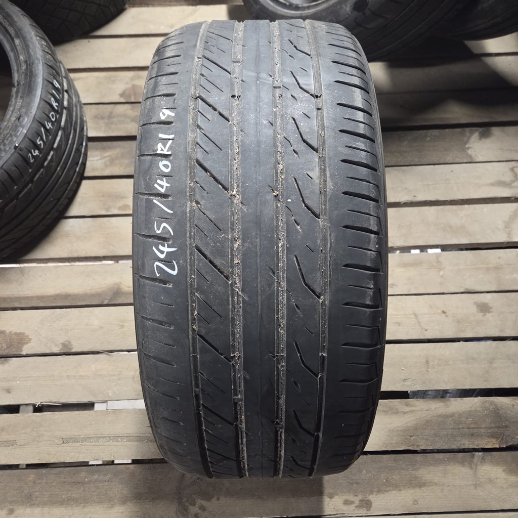 245/40ZR19 98Y Landsail LS588 UHP Käytetty kesärengas 3,5mm DOT-19