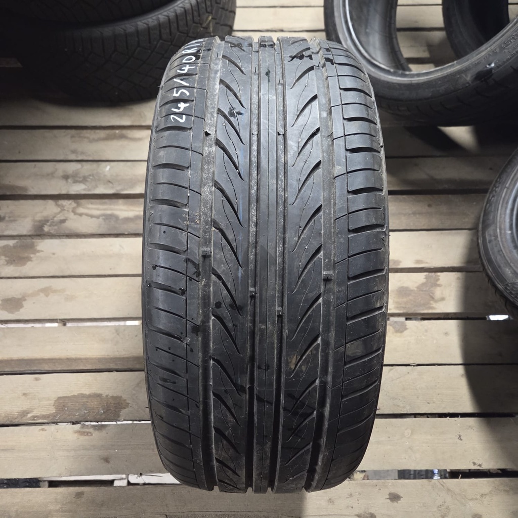 245/40ZR19 98W Delinte Thunder D7 Ajamaton kesärengas DOT-15