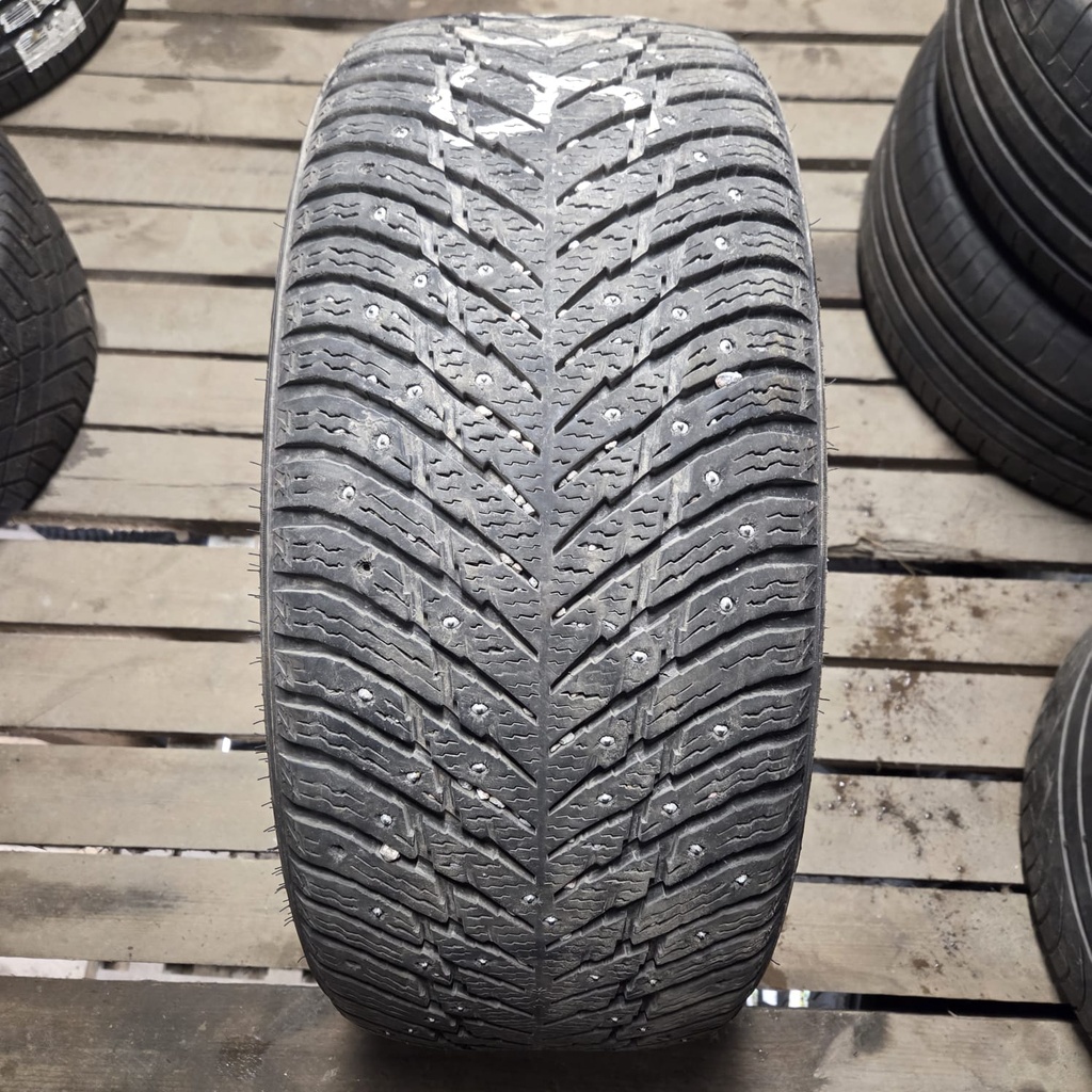 245/45R19 102T Nokian Hakkapeliitta 10 Käytetty nastarengas 7mm DOT-21