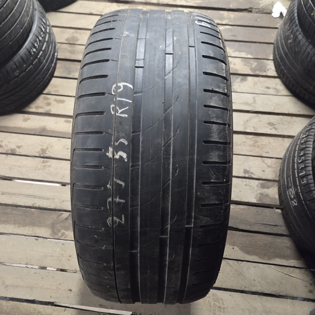 275/55R19 111W Nokian Hakka Black SUV Käytetty kesärengas 3mm DOT-15