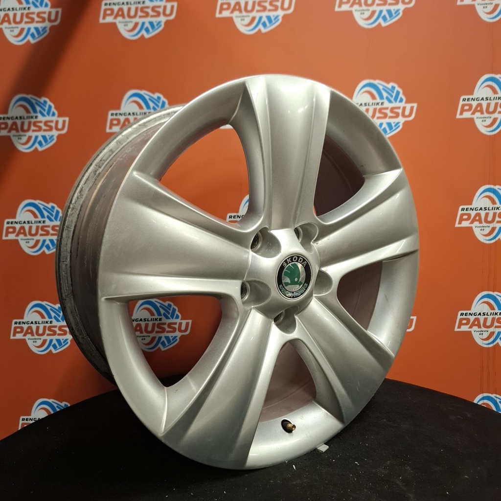 Käytetty SKODA vannesarja 5x112 ET 45 KR 57,1 7x17"