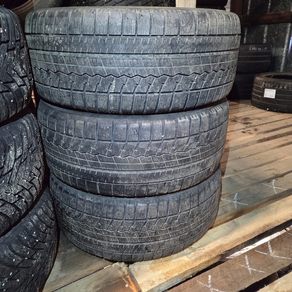 245/45R18 100H XL Sailun Ice Blazer Arctic Käytetty kitkarengas 4-5mm DOT-22