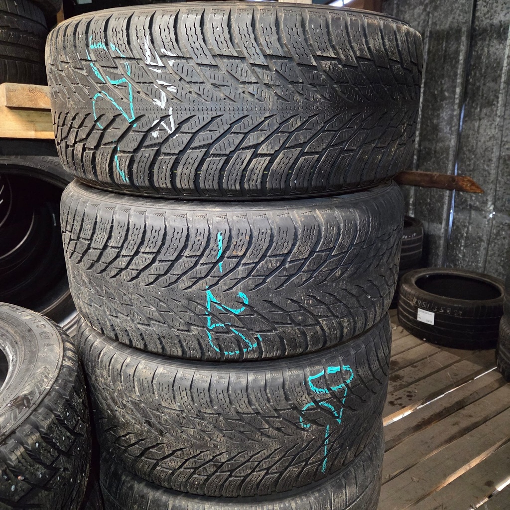 245/45R18 100T Nokian Hakkapeliitta R3 Runflat Käytetty kitkarengas 3,5-4,5mm DOT-20