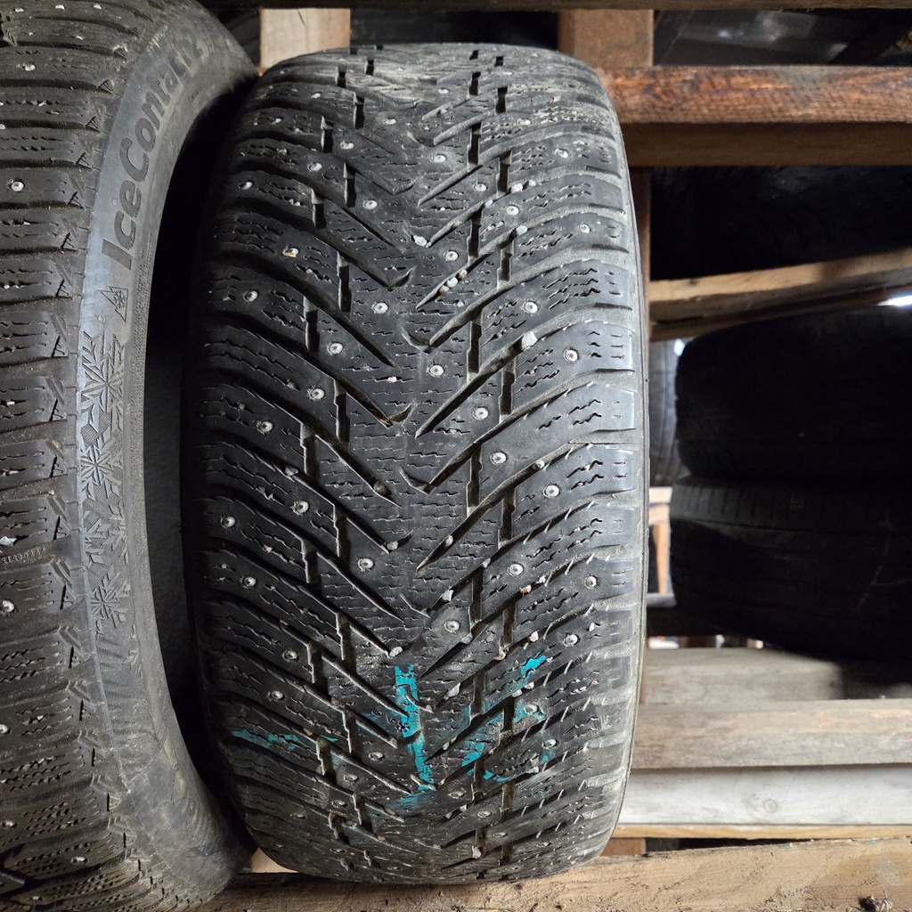 245/40R18 97T XL Nokian Hakkapeliitta 8 Käytetty nastarengas 6,5mm DOT-16