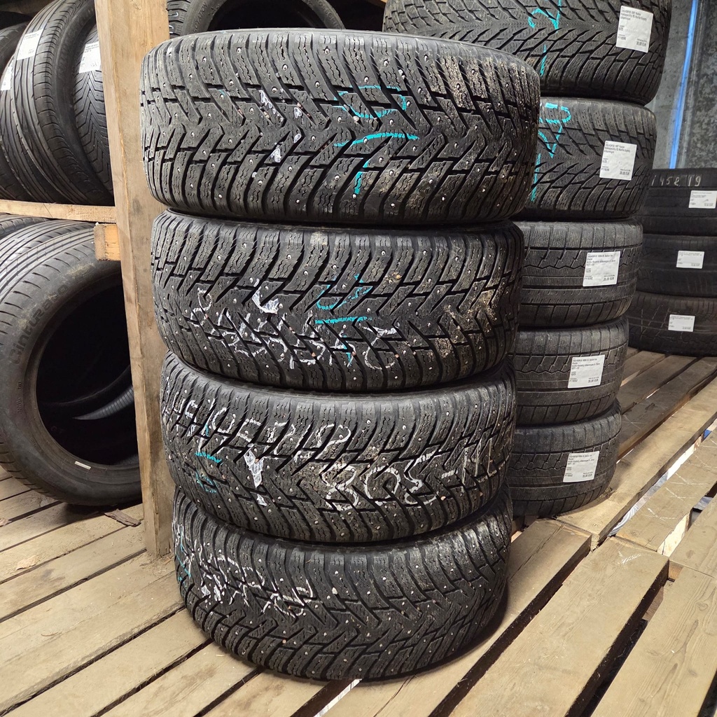 245/45R18 100T XL Nokian Hakkapeliitta 8 Runflat Käytetty nastarengas