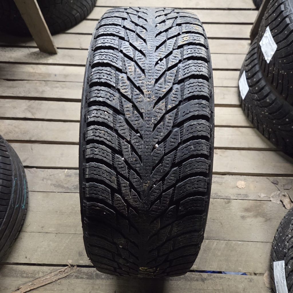 235/55R18 104R Nokian Hakkapeliitta R3 SUV Käytetty kitkarengas 6-7mm DOT-19 ja -21