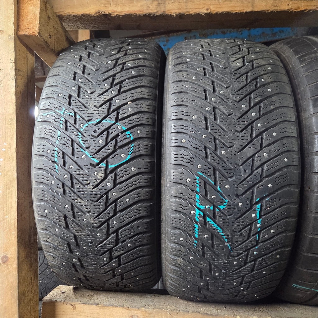 235/50R18 101T XL Nokian Hakkapeliitta 8 Käytetty nastarengas 6mm DOT-14 (Laitakulunut vähän ja muutama nasta puuttuu) (Torissa)