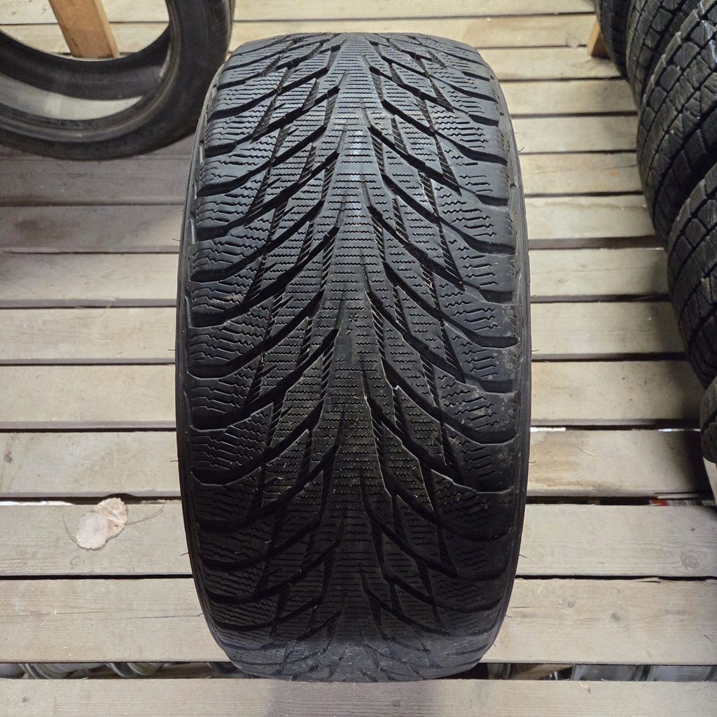 235/45R18 98R XL Nokian Hakkapeliitta R2 Käytetty kitkarengas 6mm DOT-18
