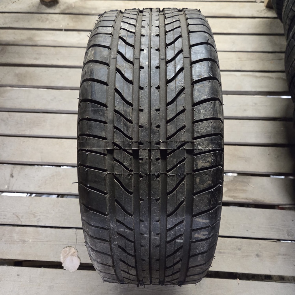 235/40ZR18 Goodyear Eagle GS-A Pinnattu Ajamaton kesärengas DOT-95