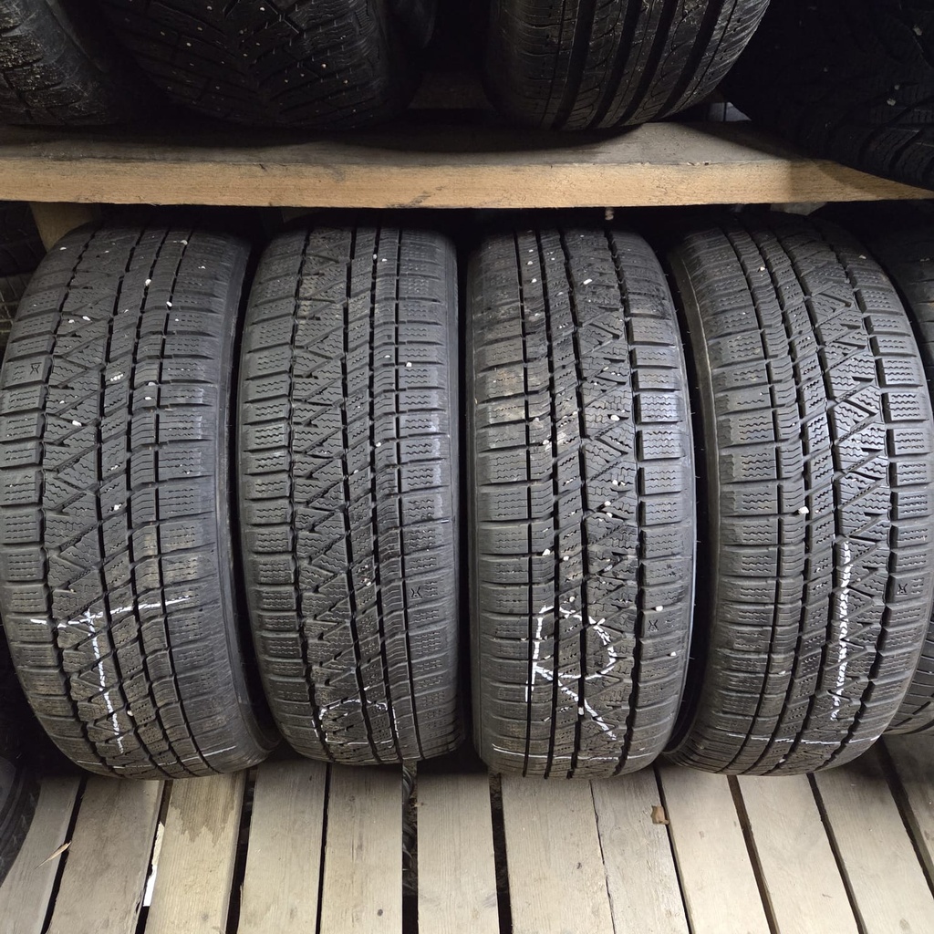 225/60R18 104H Kumho WinterCraft WS71 SUV Käytetty kitkarengas 7,5-8,5mm DOT-22