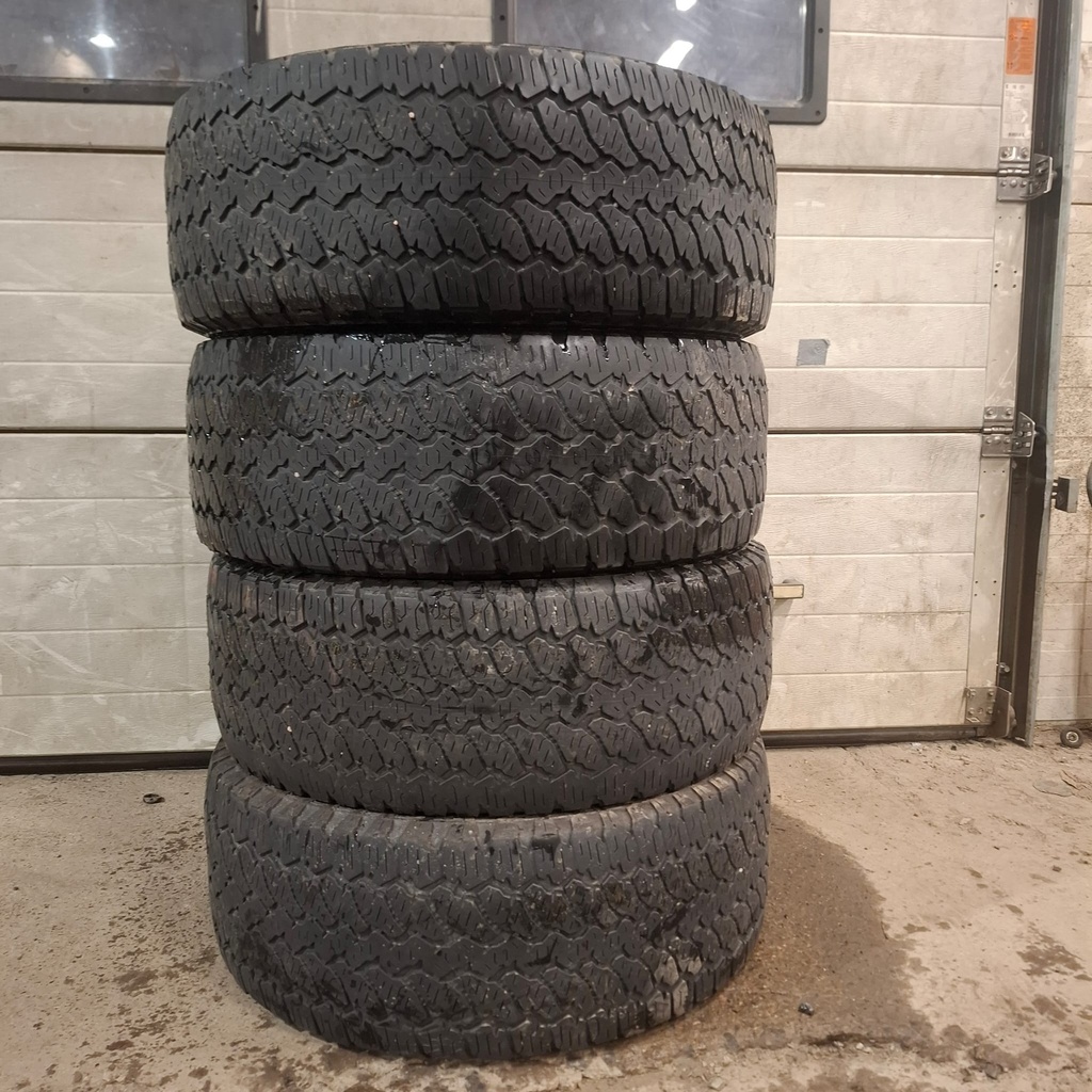 275/55R20 117H XL General Grabber AT3 Käytetty kesärengas 4-5mm DOT-21