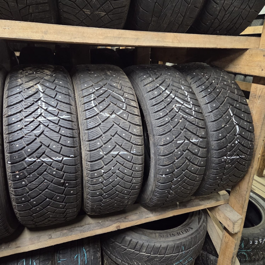 225/55R18 98T Linglong Green-Max WinterGrip SUV Käytetty nastarengas 8-9mm DOT-21