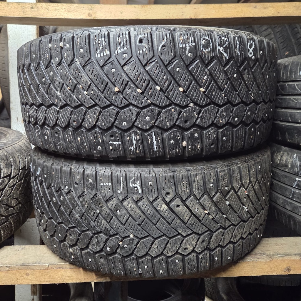 225/40R18 92T XL Continental IceContact Käytetty nastarengas 5,5-6mm DOT-11 ja -14 (nastoja lähtenyt)