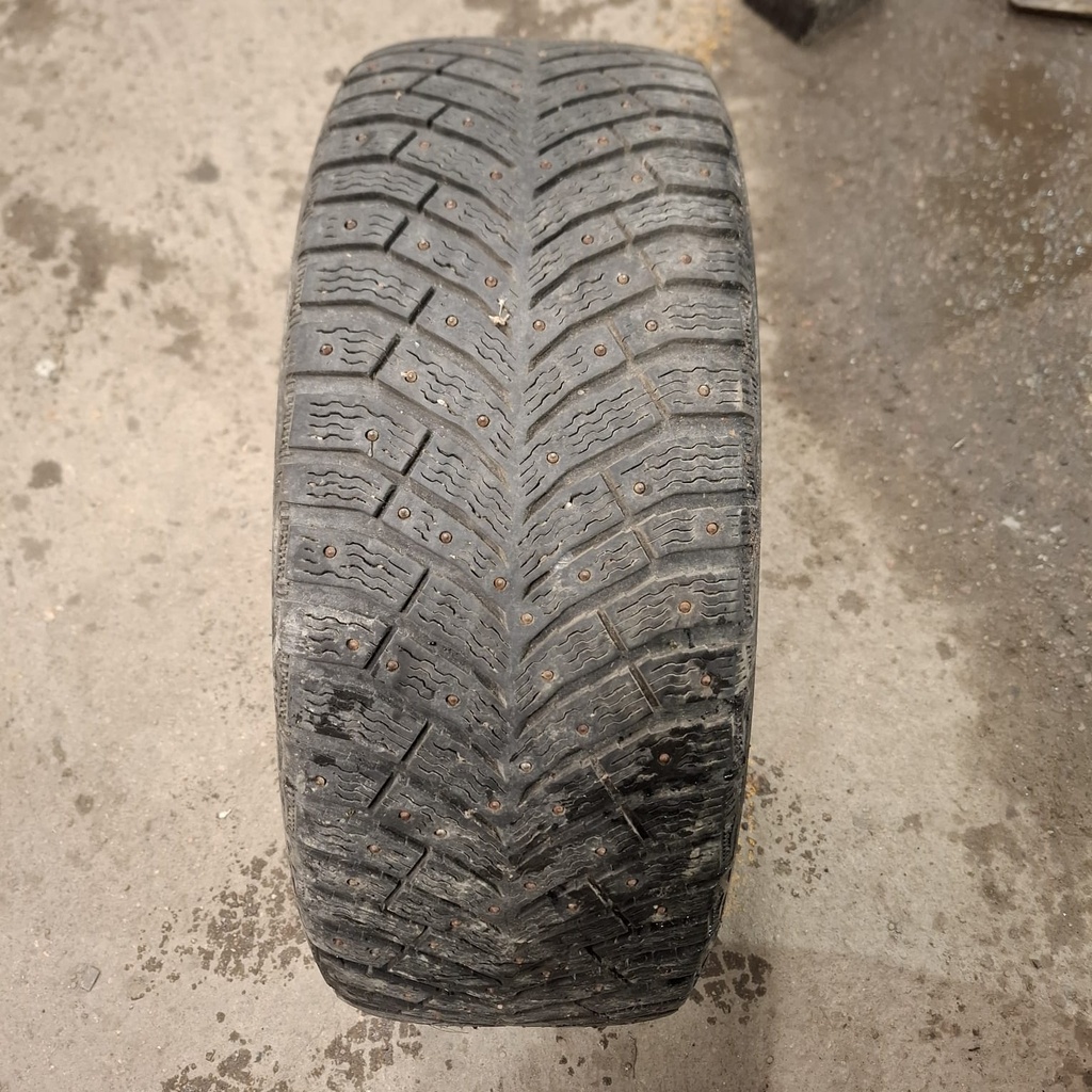 235/45R18 98T Michelin X-Ice North 4 Käytetty nastarengas 5mm DOT-18