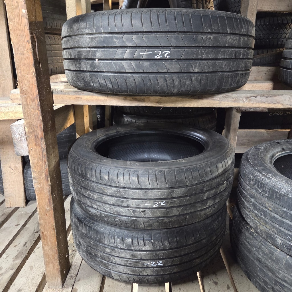215/55R18 95H Kumho Ecsta HS51 Käytetty kesärengas 5,5-6mm DOT-22