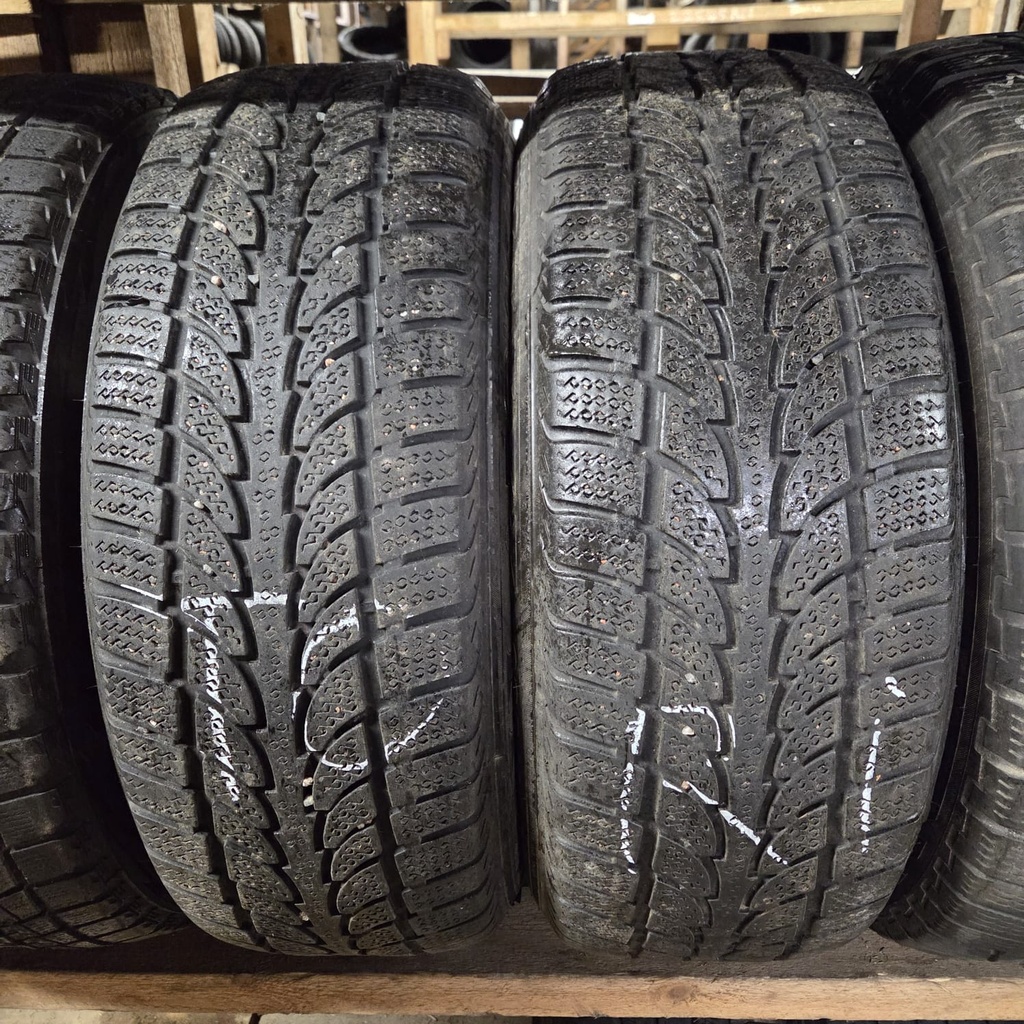 235/60R18 107V XL Nokian WR Käytetty kitkarengas 5-6mm DOT-07
