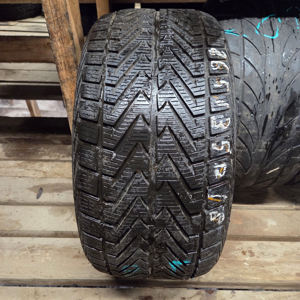 265/35R18 97W Vredestein Wintrac Xtreme Käytetty kitkarengas 6mm DOT-05