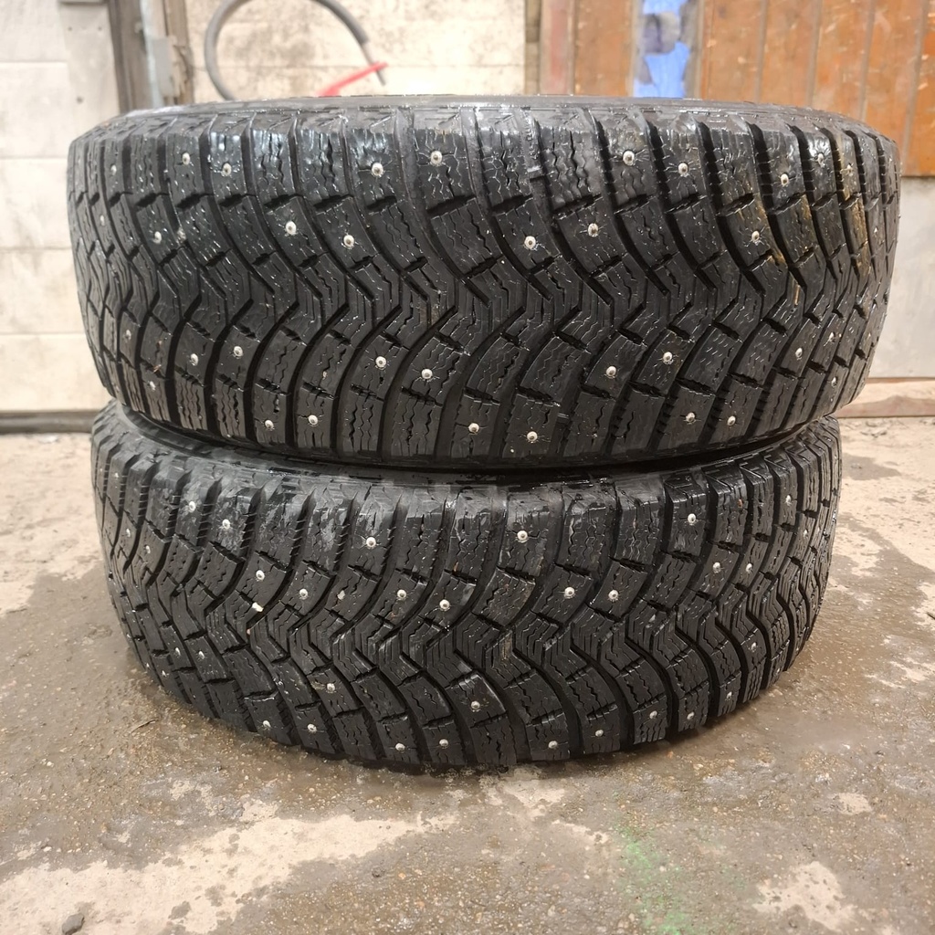 215/60R16 99T Michelin X-Ice North Käytetty nastarengas 7,5mm DOT-11 ja -12
