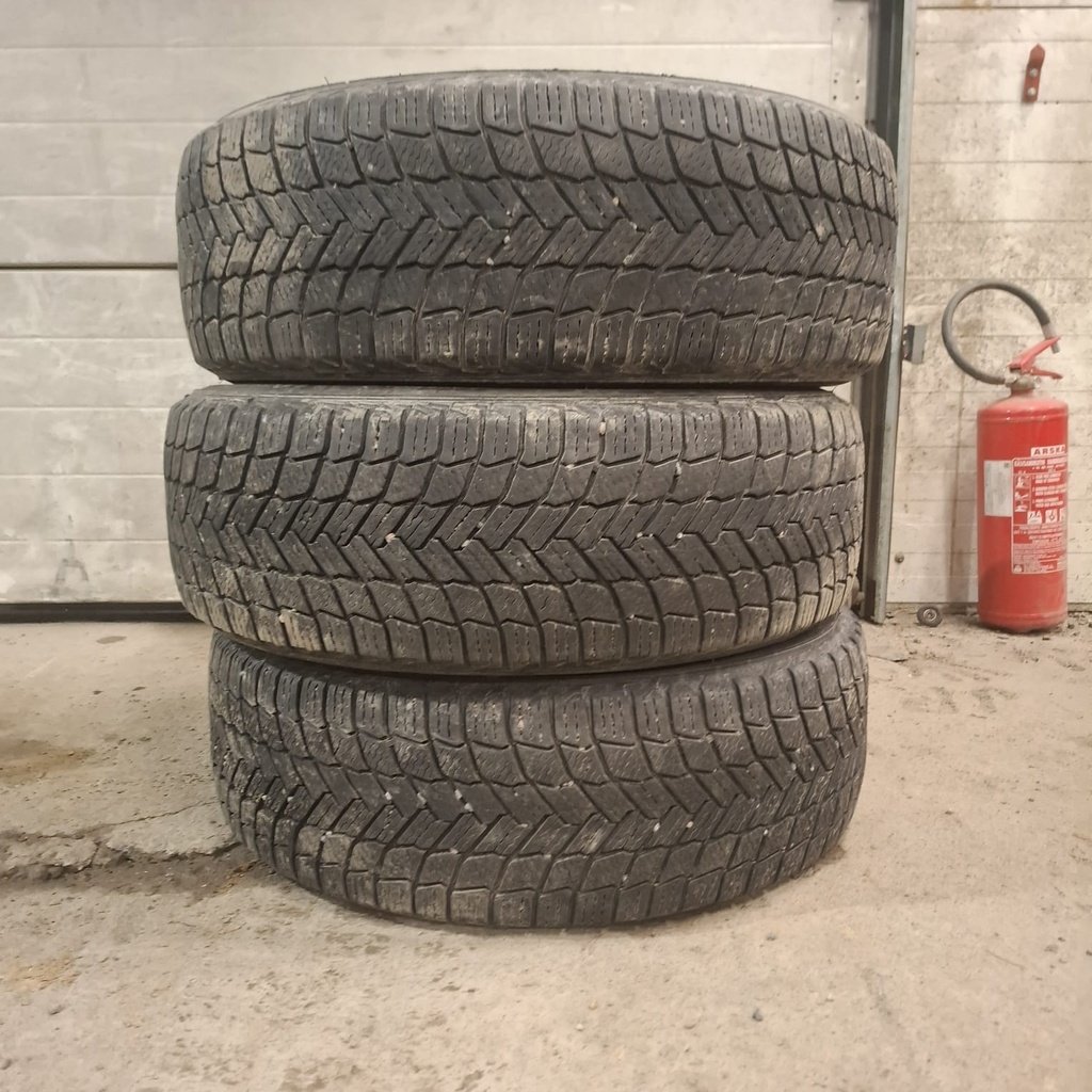 235/60R18 107T Michelin X-Icesnow SUV Käytetty kitkarengas 5-6mm DOT-20