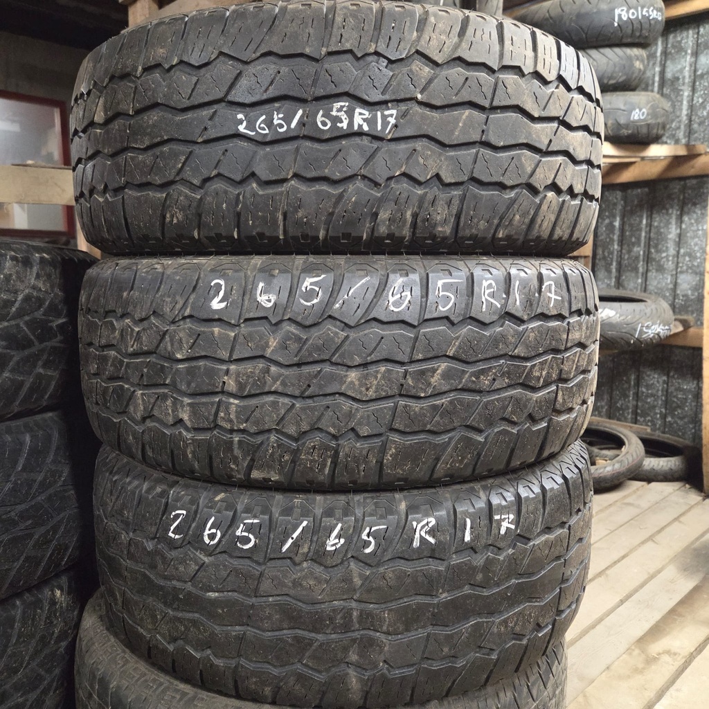 265/65R17 112T Tracmax X-Privilo AT08 Käytetty kesärengas 5-6mm DOT-20