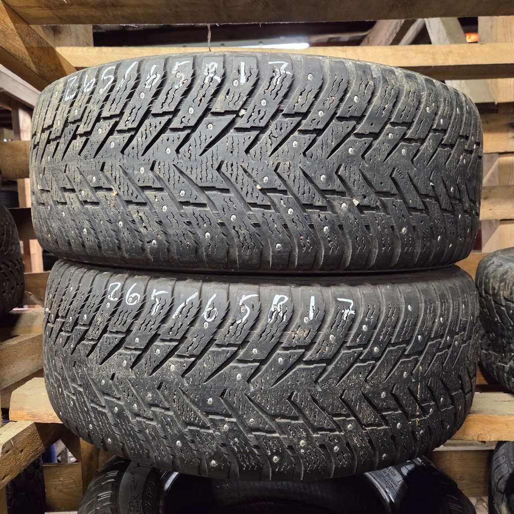 265/65R17 116T XL Nokian Hakkapeliitta 8 SUV Käytetty nastarengas 6,5-7mm DOT-15 (muutama nasta lähtenyt)