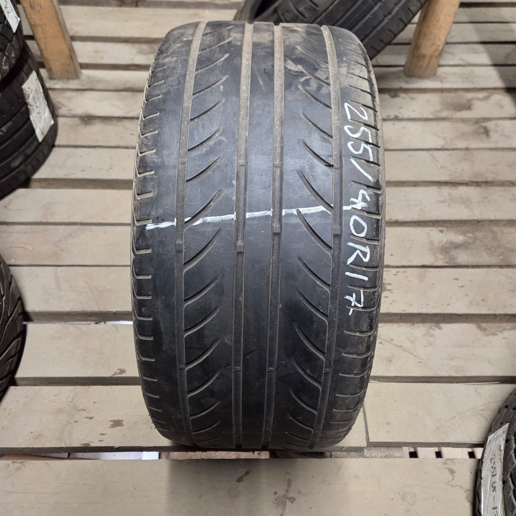 255/40ZR17 Bridgestone Potenza S-02A Käytetty kesärengas 5mm DOT-04