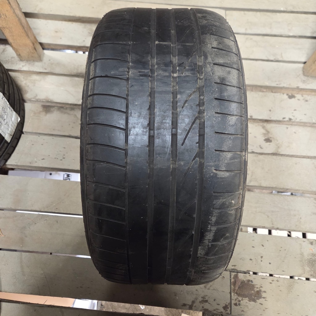 255/40R17 94W Bridgestone Potenza RE050A Käytetty kesärengas 3mm DOT-08