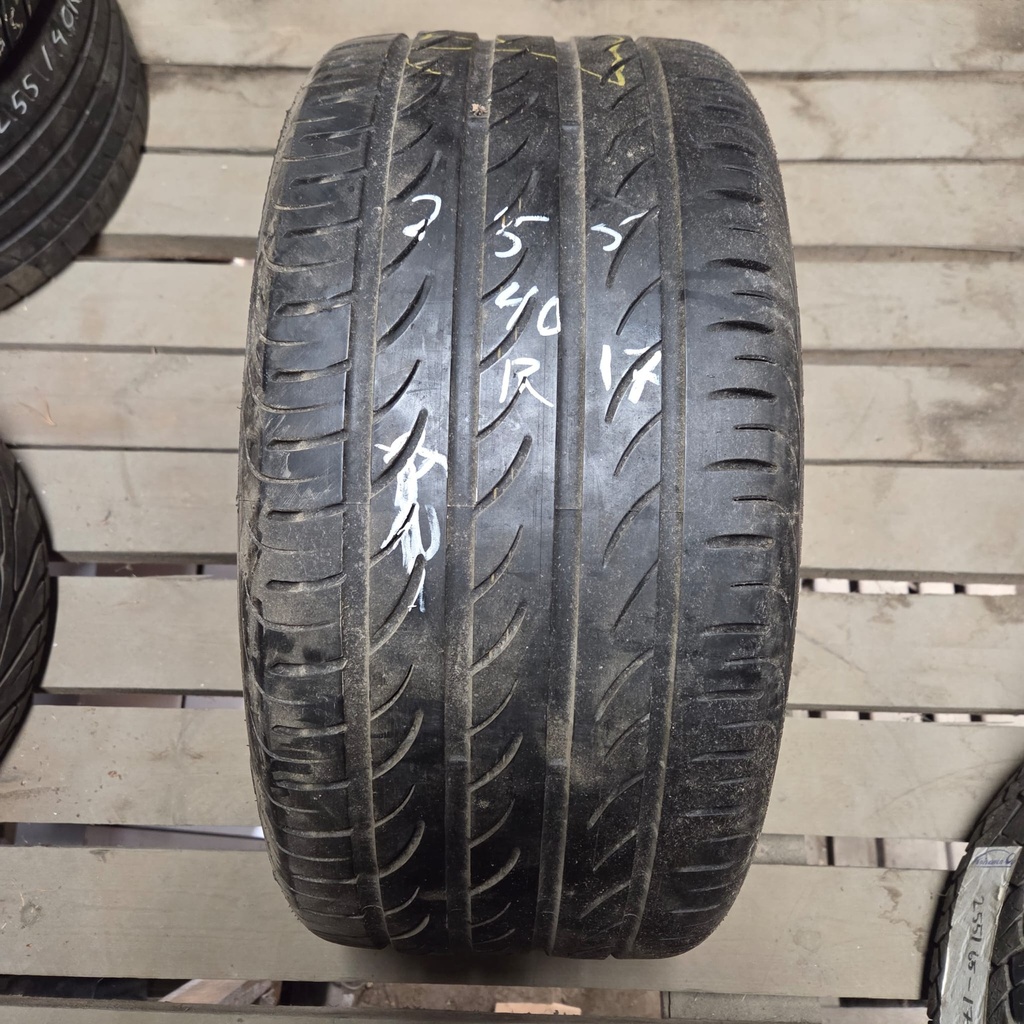 255/40ZR17 94Y Pirelli Pzero Nero Käytetty kesärengas 4mm DOT-08