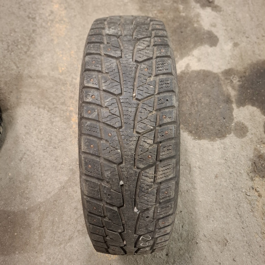 205/65R16C 107/105R Hankook Winter i*pike LT Käytetty nastarengas 7mm DOT-11