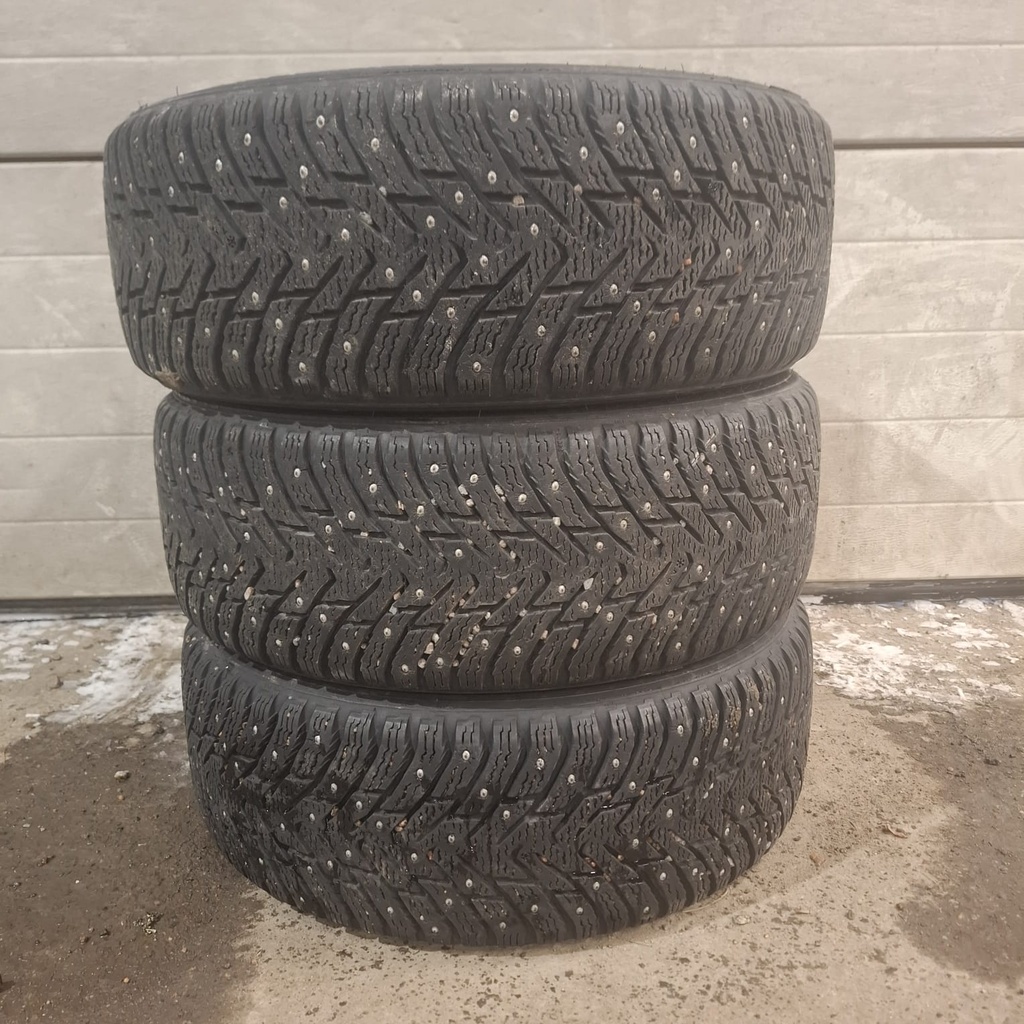 205/55R16 94T XL Nokian Hakkapeliitta 8 Käytetty nastarengas 7-6mm DOT-15