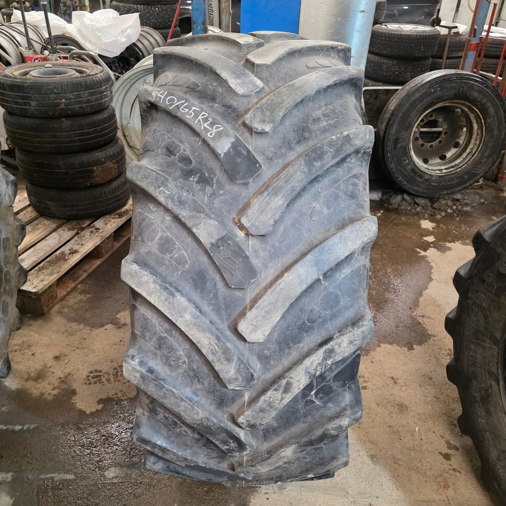 540/65R28 142D Maximo Radial 65 Käytetty rengas 19mm DOT-20