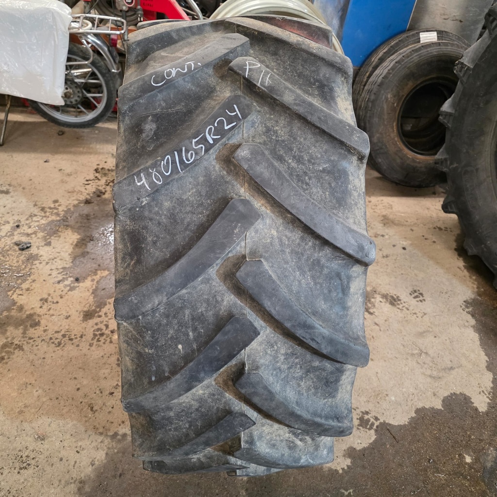 480/65R24 133D/136A8 Continental AC65 Käytetty rengas 25mm DOT-08