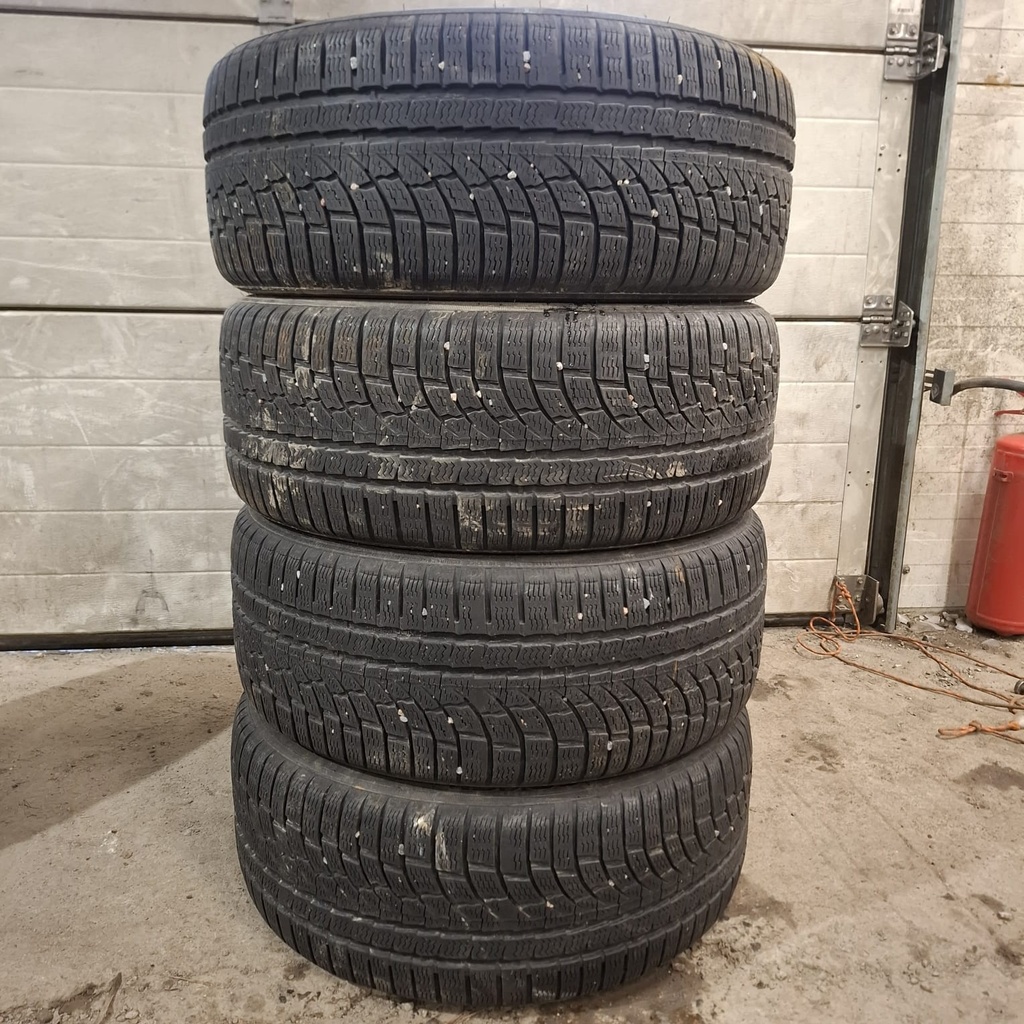 235/45R18 98V XL Nokian WR A4 Käytetty kitkarengas 4,5-6mm DOT-16